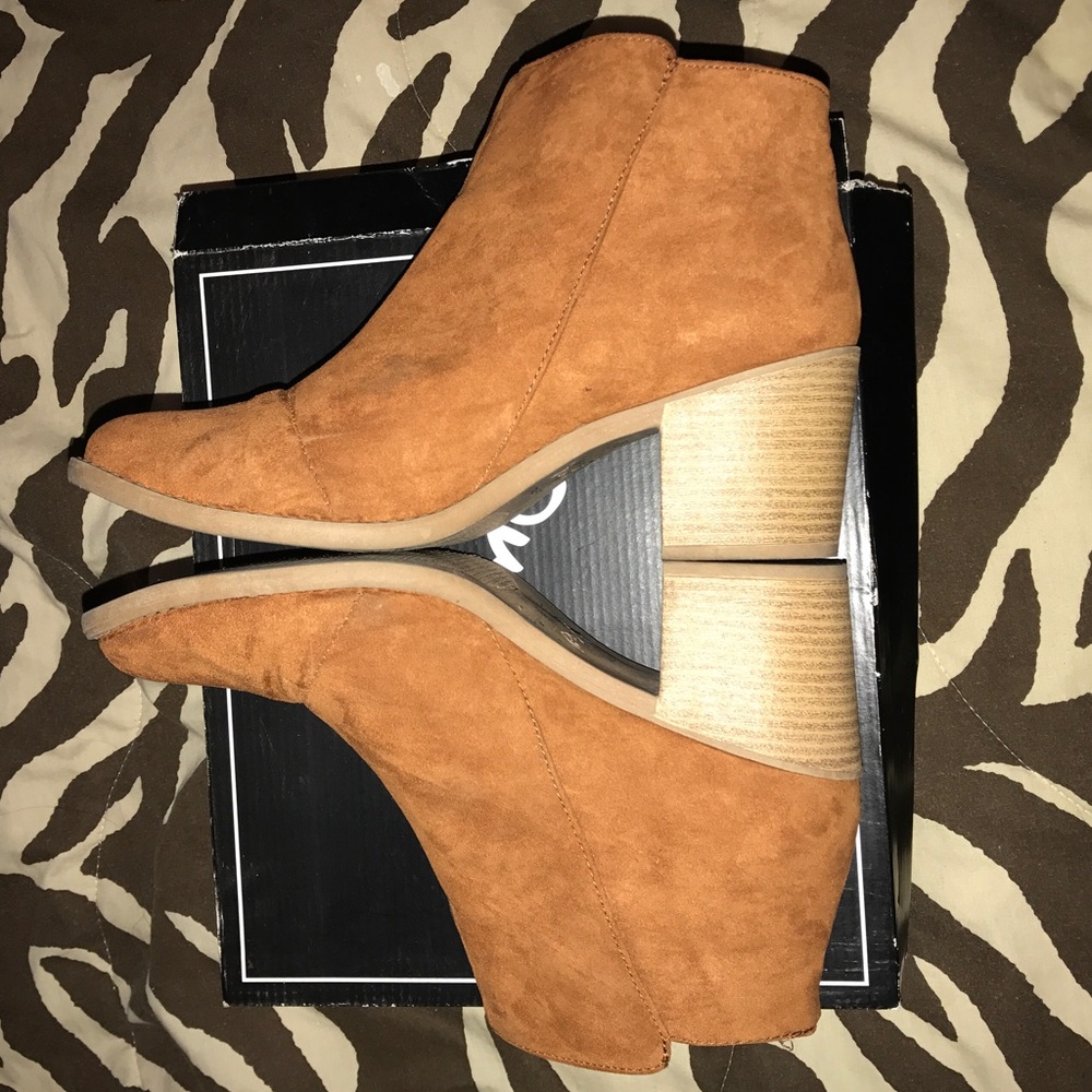 Rust suede booties - Picture 2 of 4